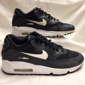 Nike Air Max tennis shoes sneakers black white